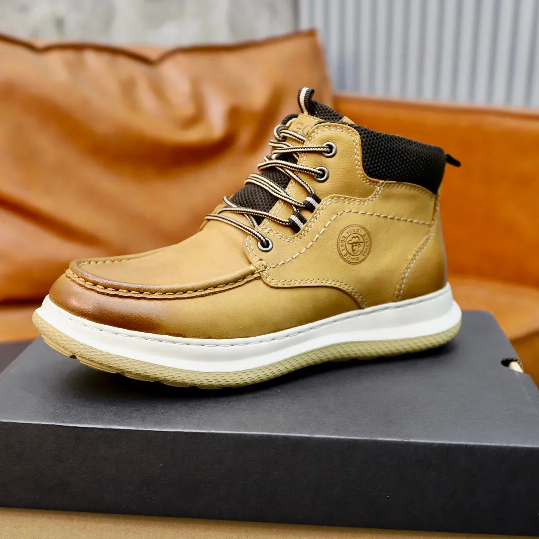 Ex-factory price: 640 thick wool imported from Australia Brand: UGG genuine purchasing agent Size: 39-44 Grade: Official website 1:1 Material: First layer of genuine leather waterproof and antifreeze upper Real wool lining Original non-slip and wear-resistant lightweight and soft outsole Style category: Men's casual shoes Trendy style Comfortable on the feet Color: Real picture color